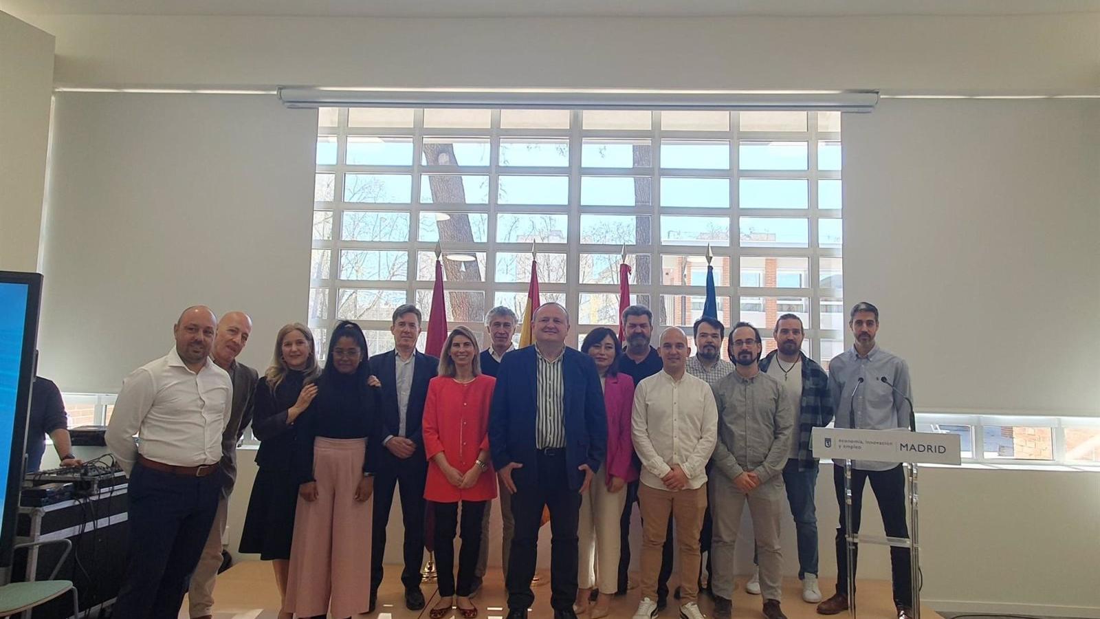 Se gradúan los primeros 25 alumnos de la Escuela de Talento Digital
