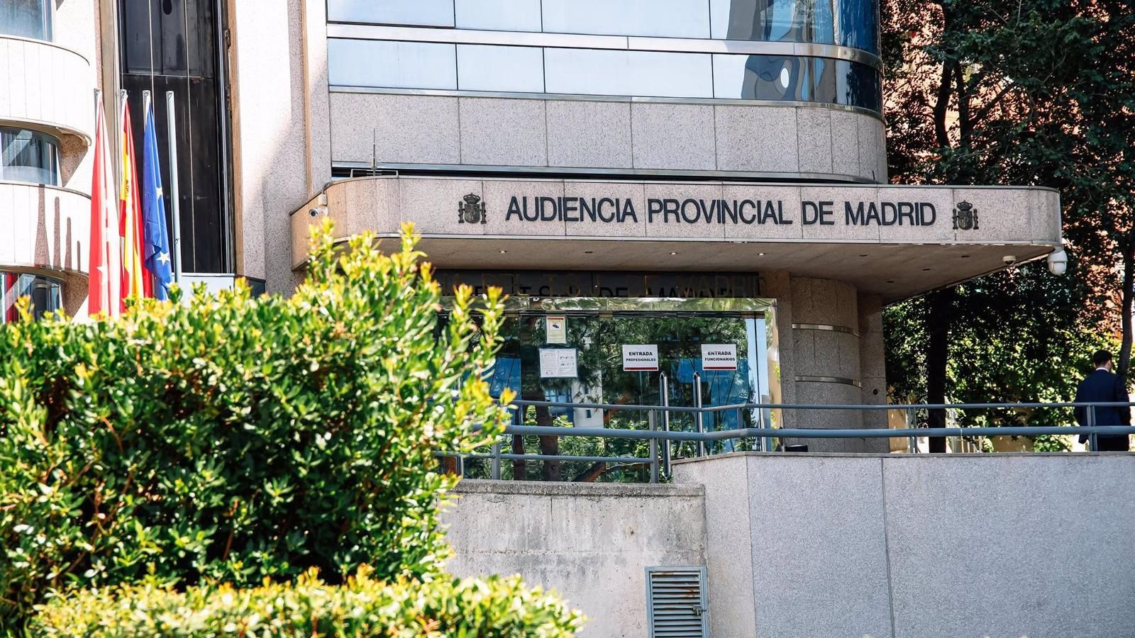 Condenado a 14 años de cárcel el joven que asesinó
a un vecino de Ambite en una reyerta Condenado a 14 años de cárcel el joven que asesinó
a un vecino de Ambite en una reyerta