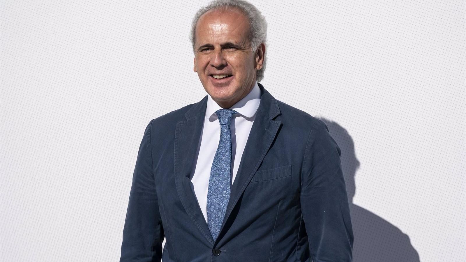 'Forbes' incluye a Escudero y al presidente del ICOMEM entre los 25 personajes más influyentes en la sanidad en España
