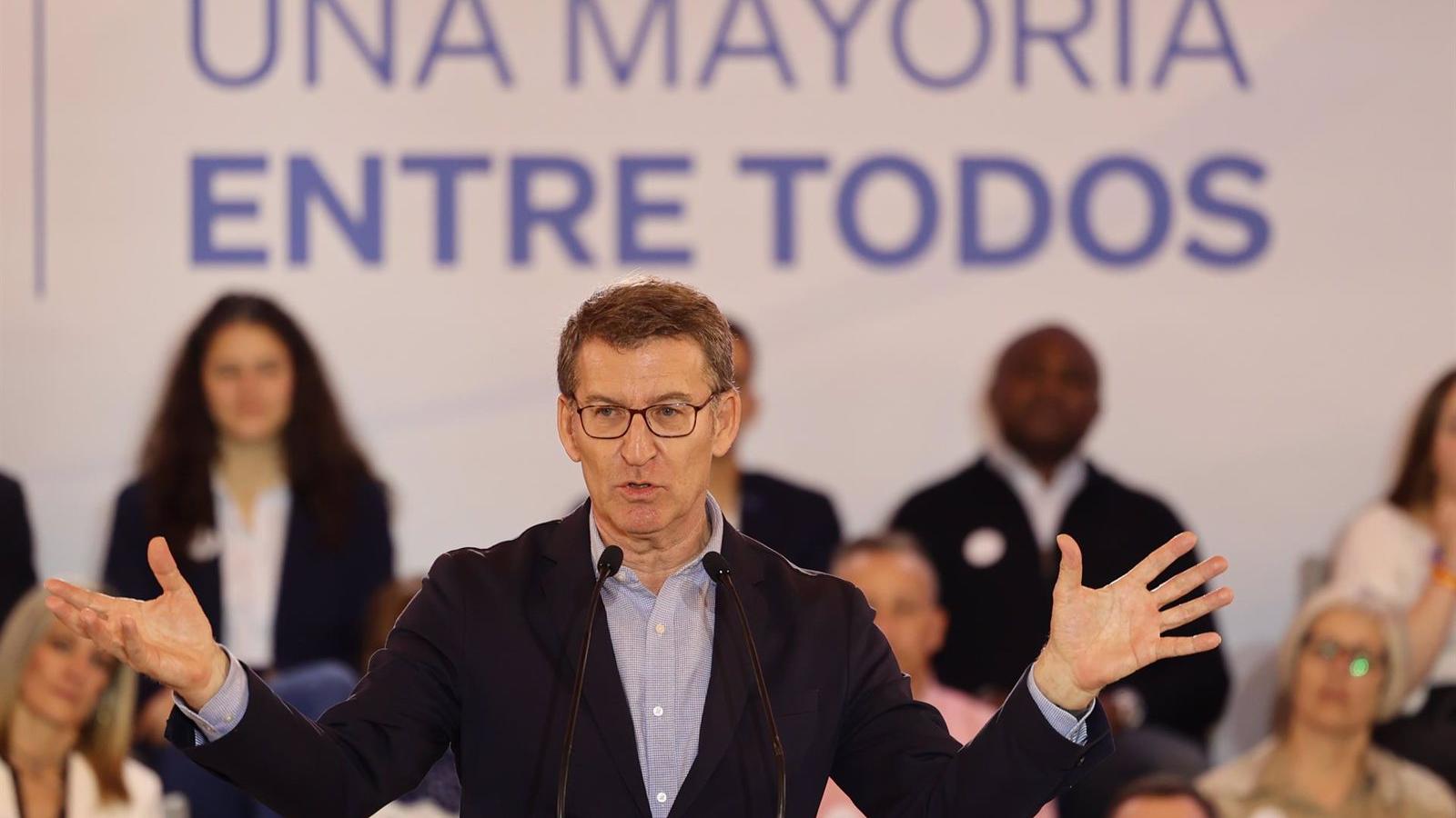 Feijóo afirma que Sumar "se llama espacio para parecer nuevo, pero son los mismos de siempre"