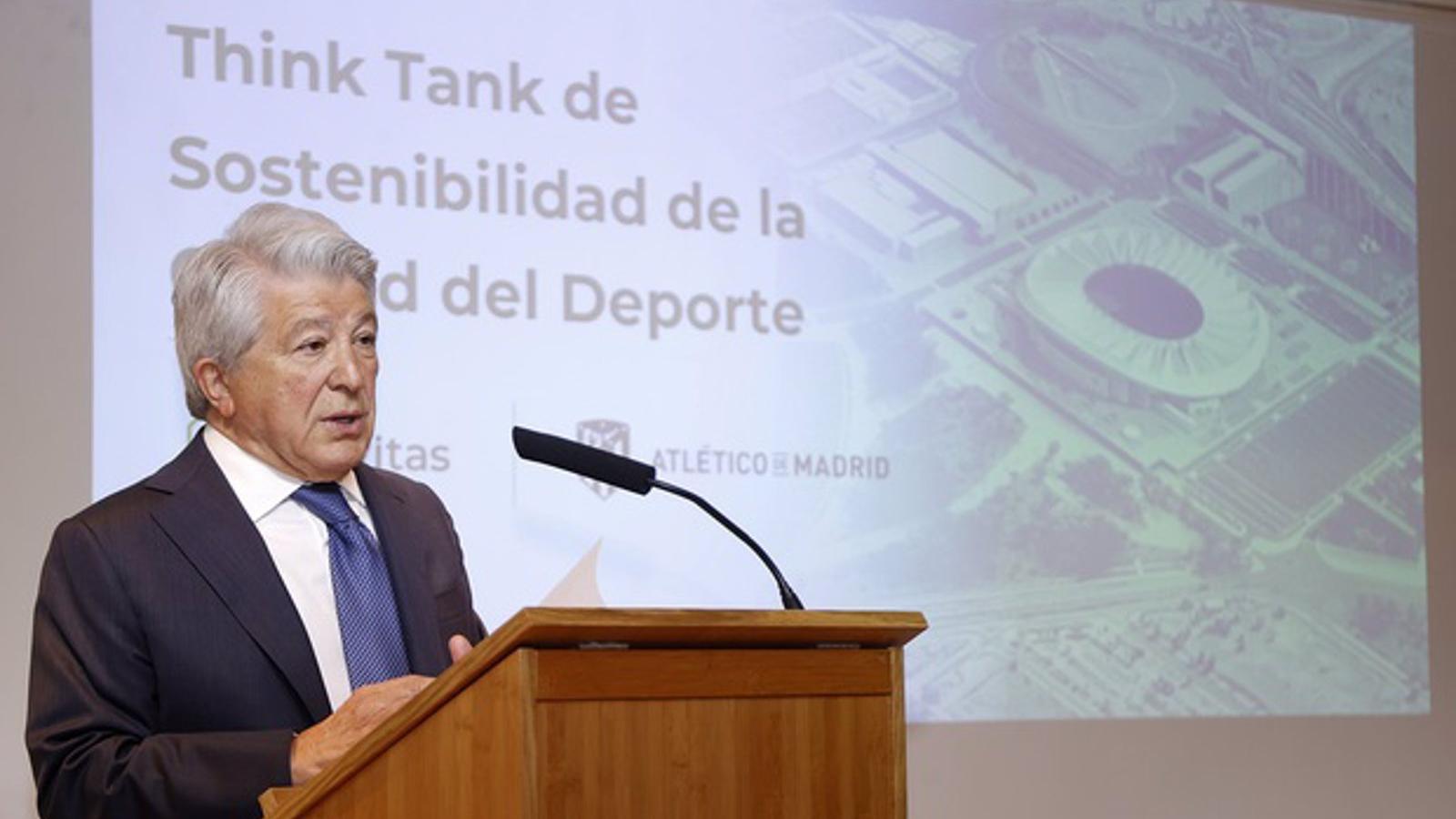 Enrique Cerezo reafirma el compromiso del Atlético con el desarrollo sostenible en la Ciudad del Deporte