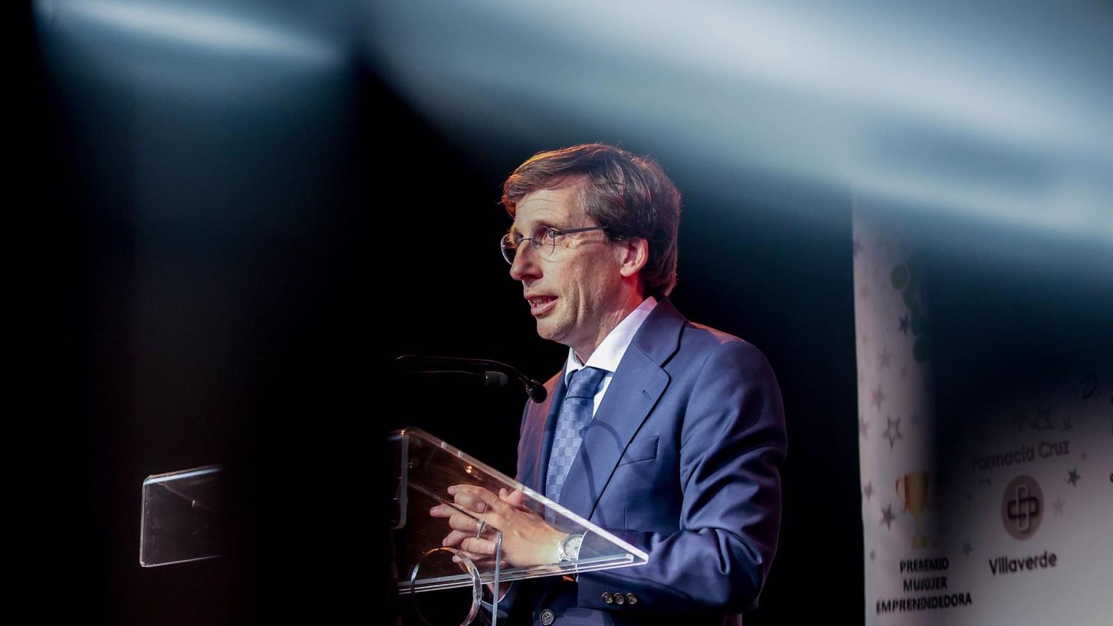 Martínez-Almeida defiende que la ordenanza de terrazas vela por el descanso vecinal