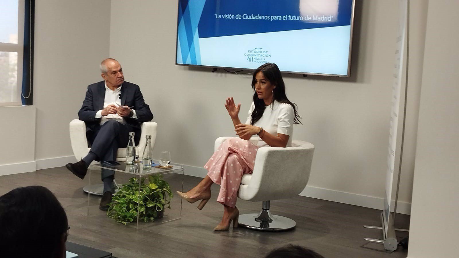 Villacís dice que si Cs no condiciona formar el gobierno municipal, lo hará el "sheriff Smith"