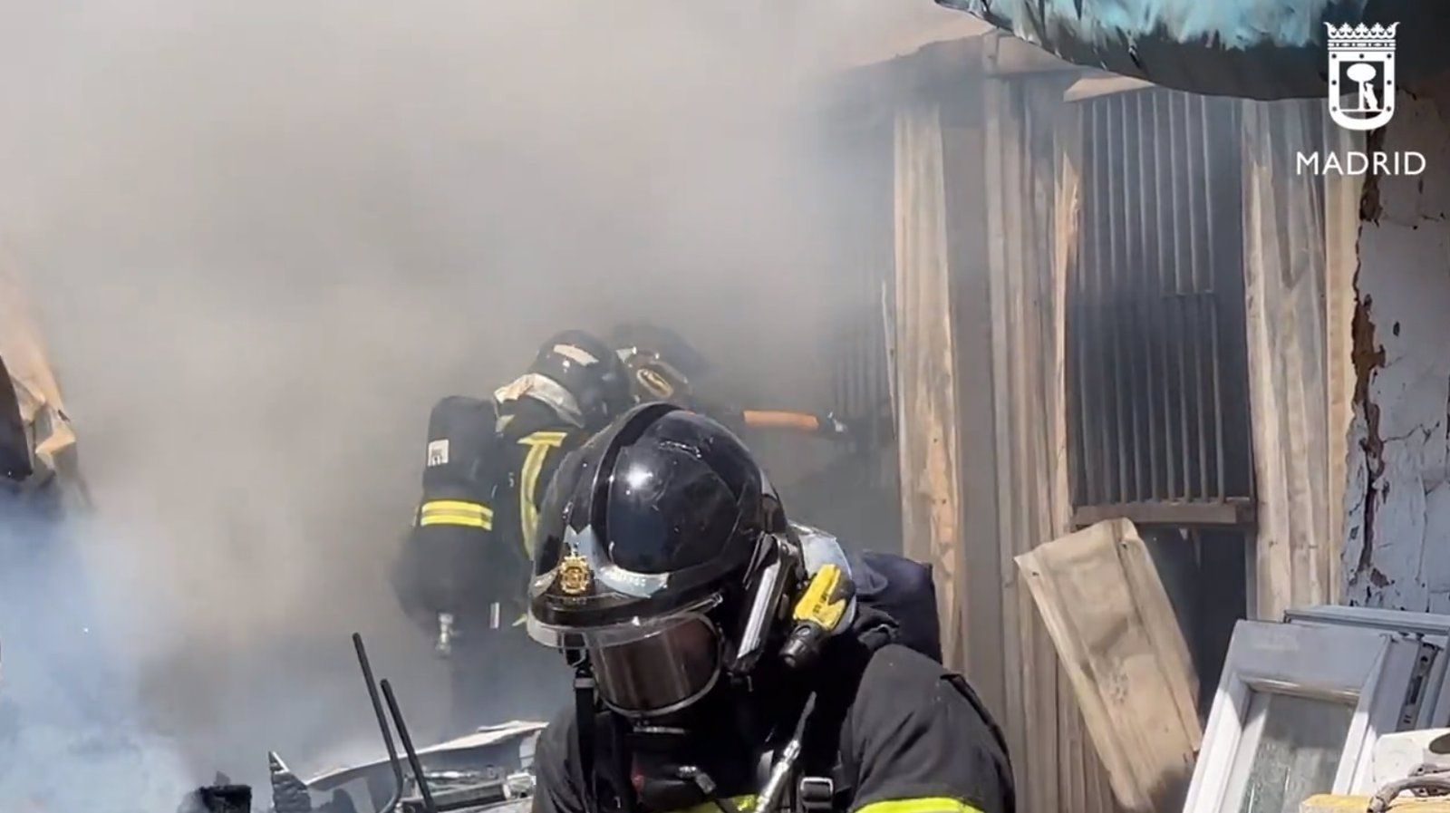 Arden varias infraviviendas en un incendio en la Cañada Real Galiana