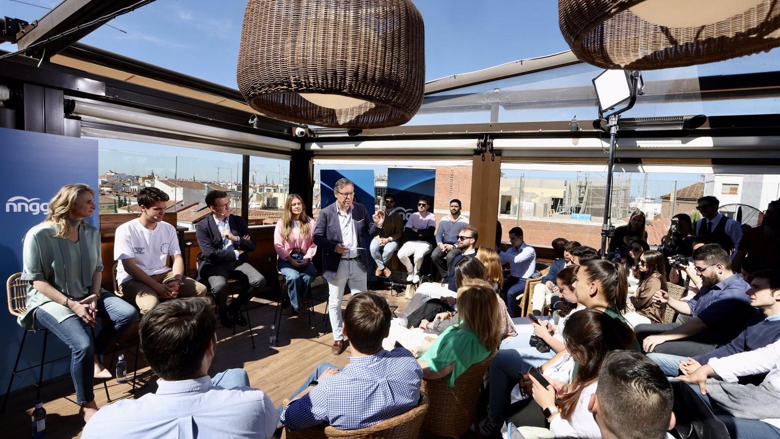 Serrano apunta a que las 50.000 viviendas de Sareb no están disponibles y ve un "trampantojo" las políticas del Gobierno