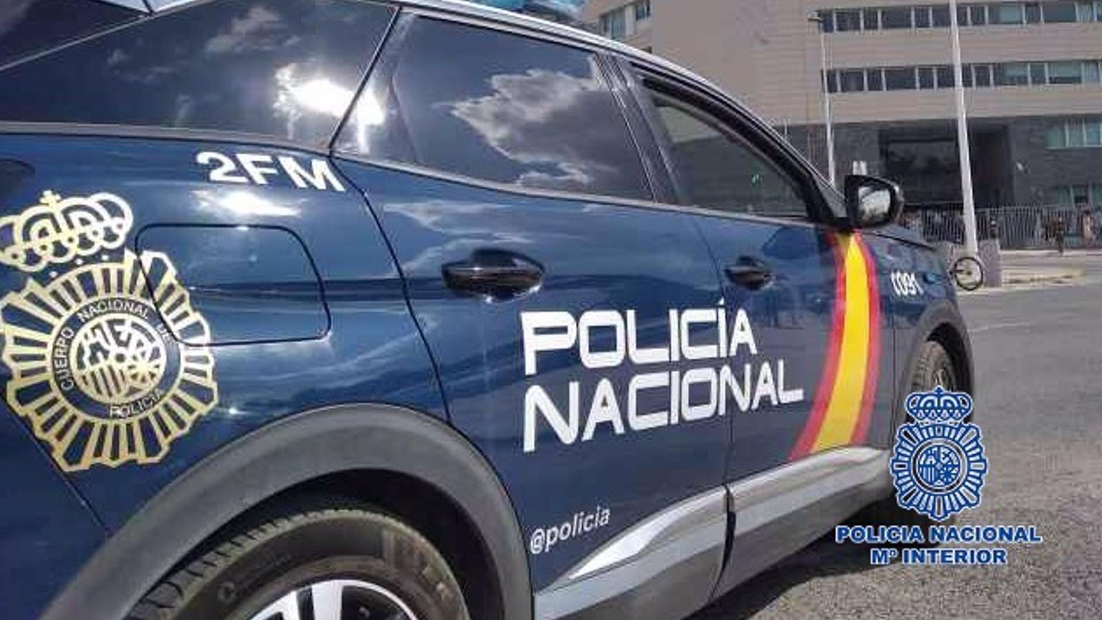 Roban 65 tablets y 20 ordenadores del CEIP Cortes de Cádiz de Sanchinarro