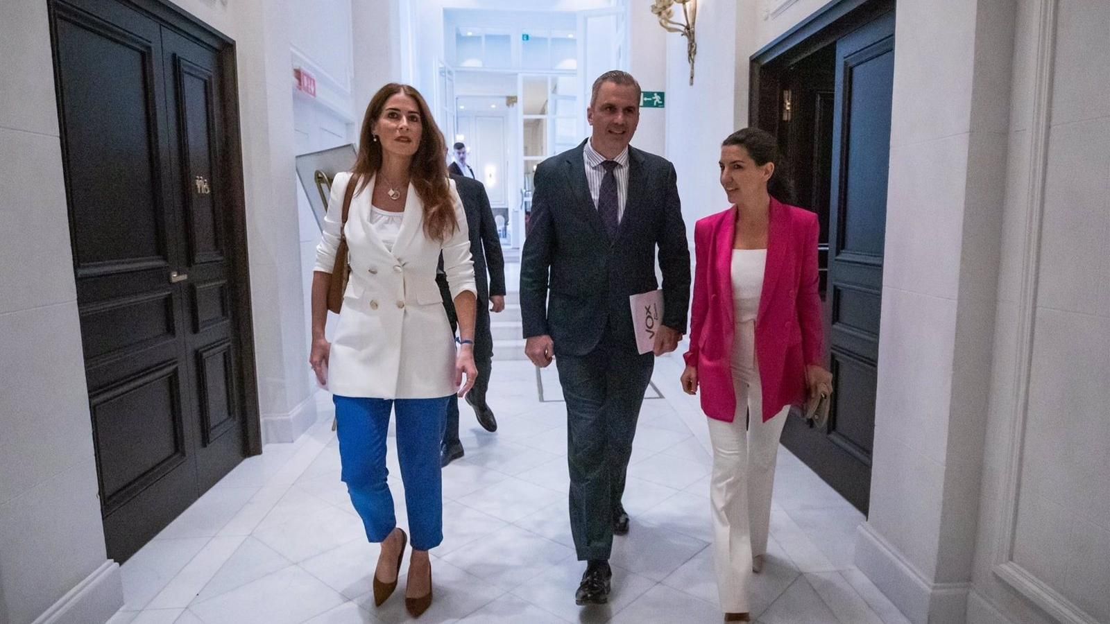 Monasterio reclama "menos recursos a magrebíes que atosigan a jóvenes y mujeres" y "más para centros de salud"