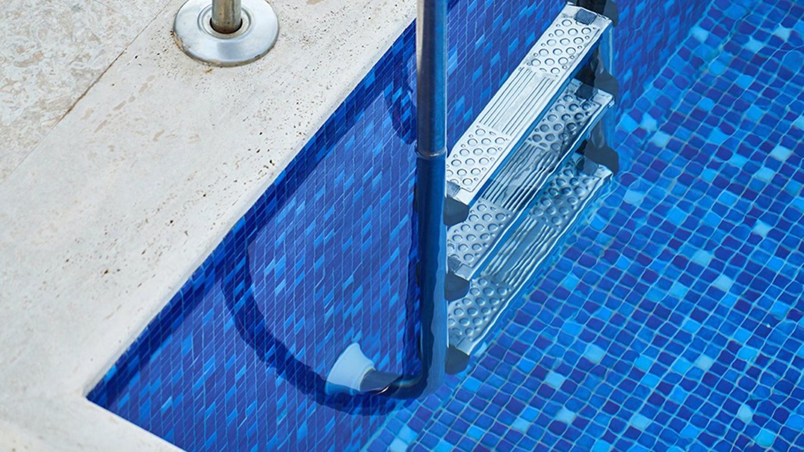 La capital podría abrir las piscinas municipales antes del 15 de mayo "si fuera necesario"