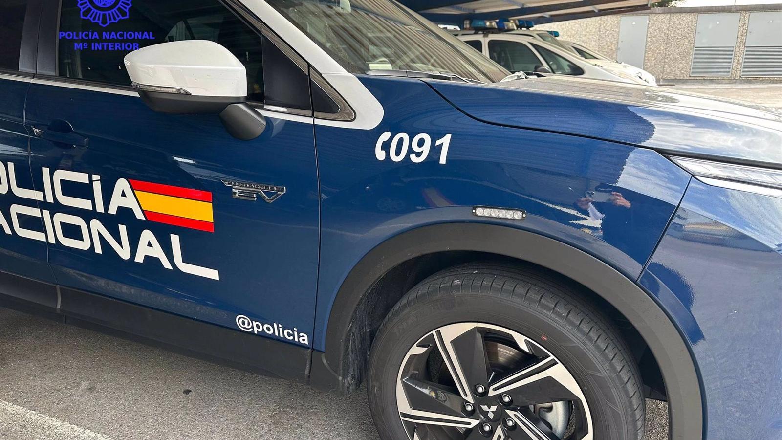 La Policía Nacional detiene a un hombre por acosar a 25 mujeres entre las edades de 13 y 22 años a través de las redes sociales