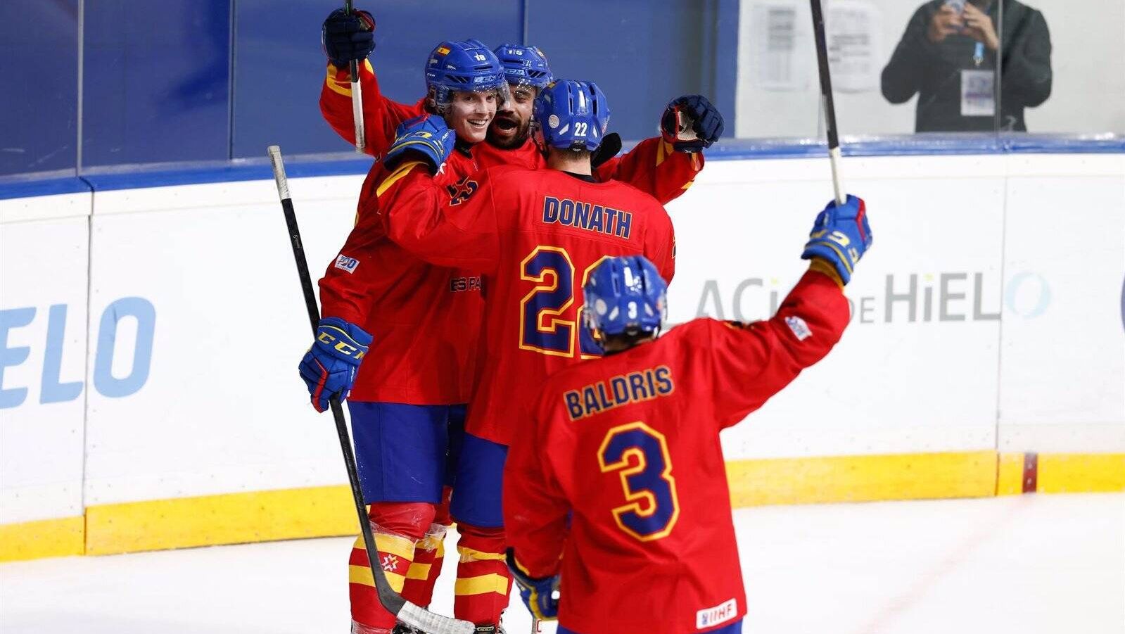 España remontó a Croacia, ganó su Campeonato Mundial de Hockey sobre Hielo y ascendió de categoría