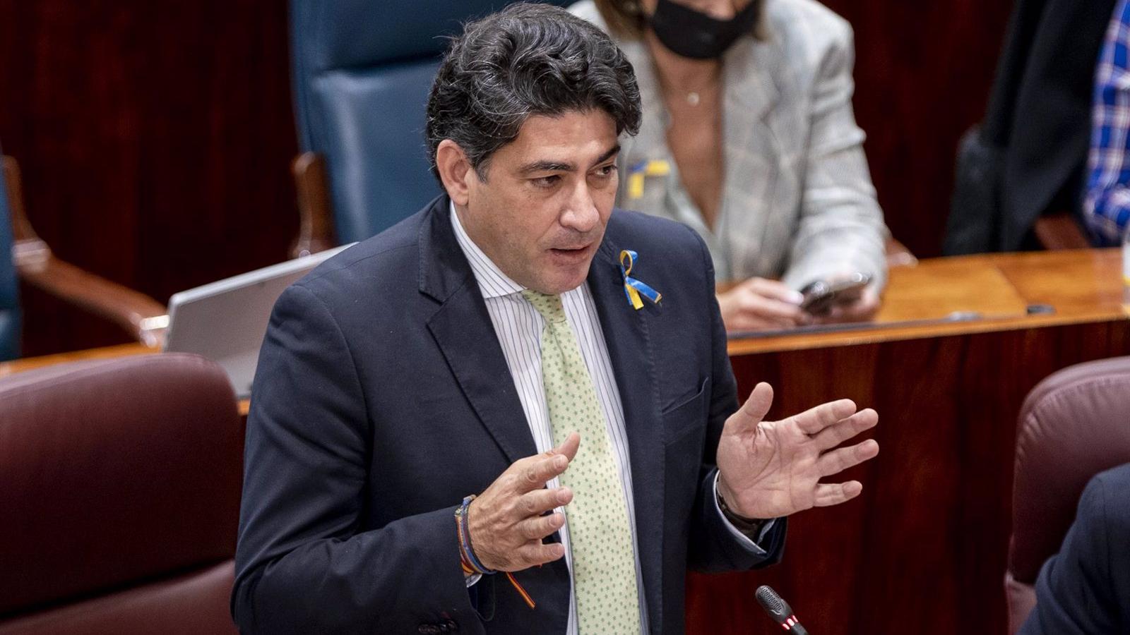 La Comunidad prueba un autobús de alta capacidad de 18 metros en la línea 6 de Torrejón de Ardoz