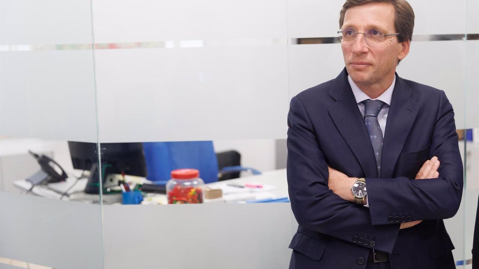 Martínez-Almeida promete reducir el IBI al nivel más bajo permitido por la ley