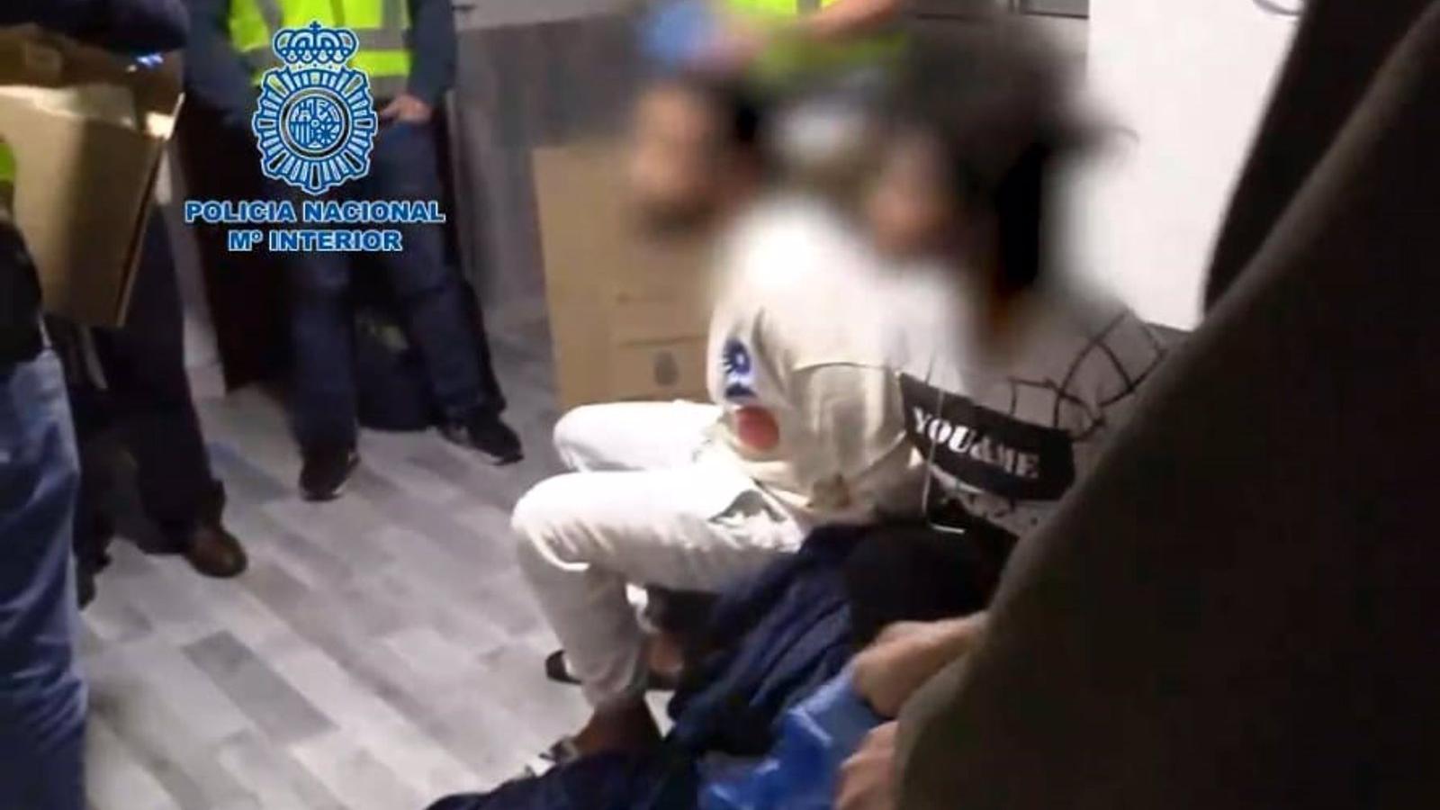 Una operación policial desmantela la banda juvenil de los Trinitarios con 40 detenidos