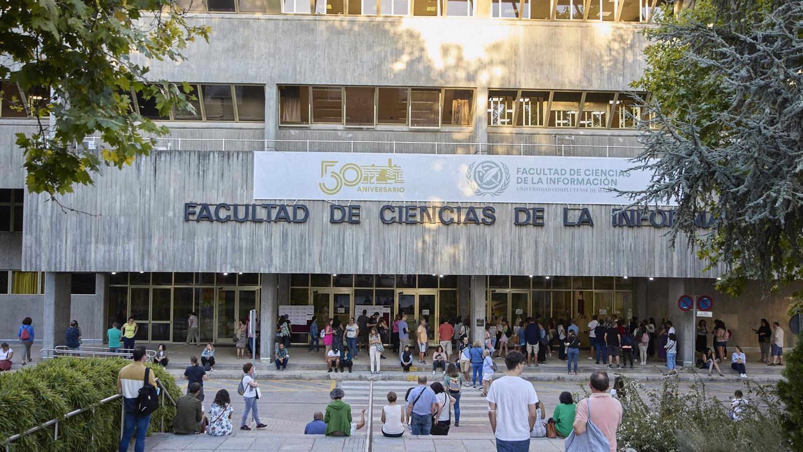 Díaz Ayuso presenta un programa para que estudiantes universitarios, de secundaria y FP trabajen juntos en proyectos