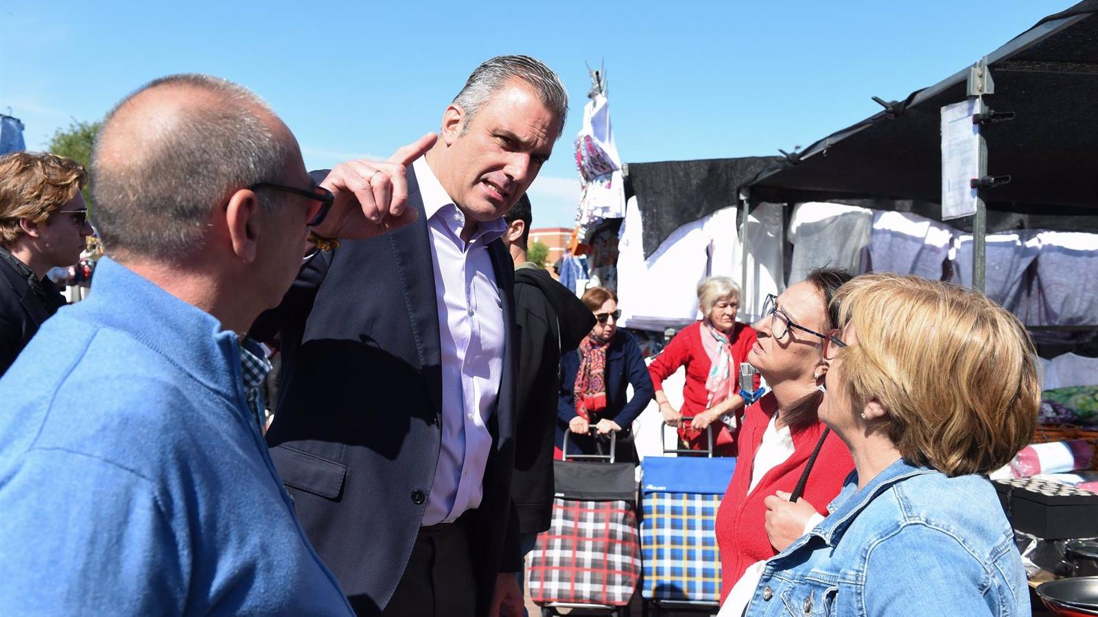 Ortega critica el abandono dotacional en el distrito de Salamanca y recuerda que "esos cayetanos" también pagan impuestos Ortega critica el abandono dotacional en el distrito de Salamanca y recuerda que "esos cayetanos" también pagan impuestos