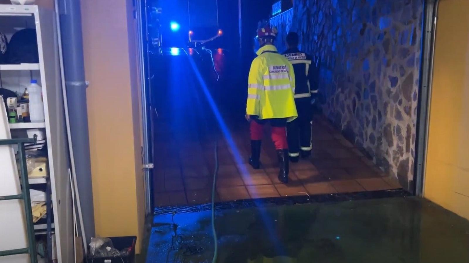 Los Bomberos realizan 54 intervenciones por la lluvia durante la noche en varios municipios madrileños