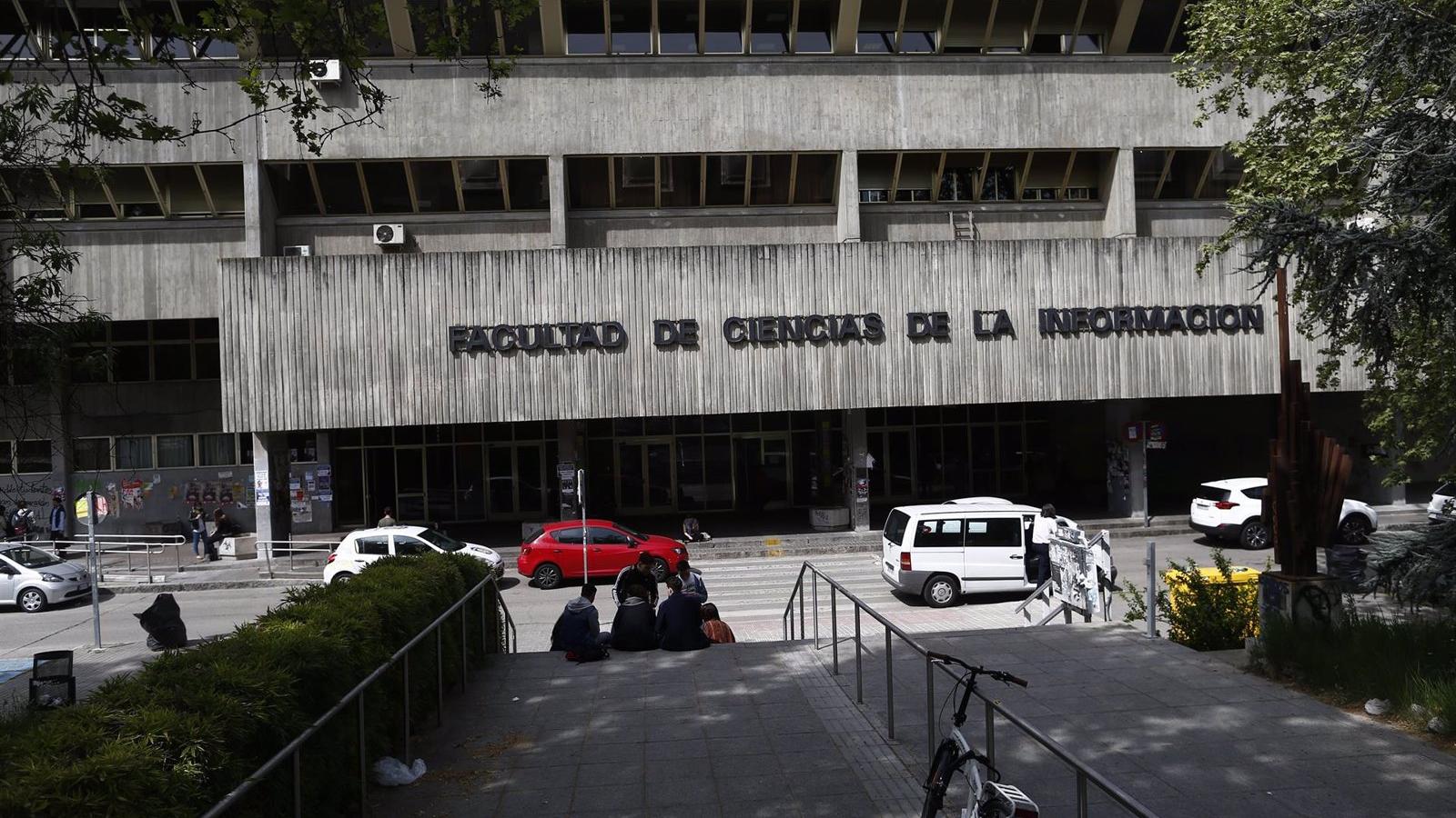 Más de 100.000 estudiantes se han formado en la Facultad de Ciencias de la Información de la Complutense