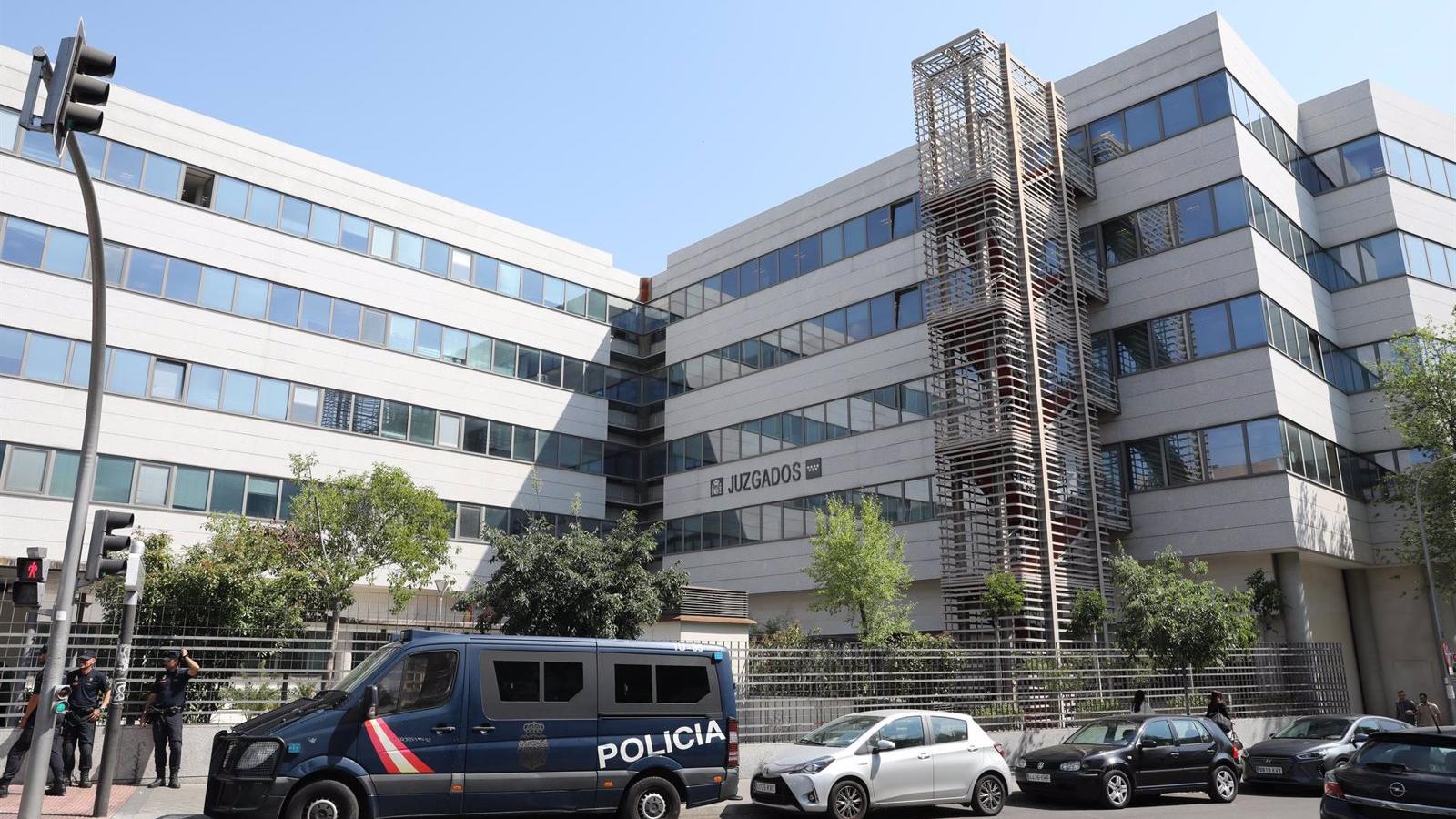 Absuelven a un inspector jefe de la Policía acusado de abuso y acoso laboral a una de sus agentes