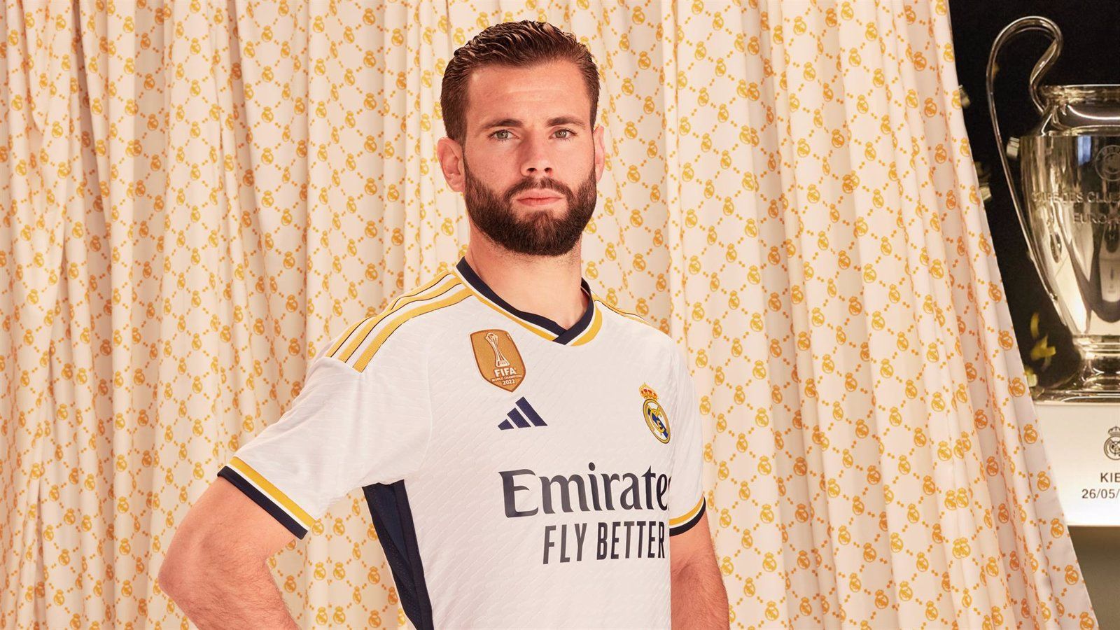  El Real Madrid estrena nueva camiseta e introduce detalles en azul marino, ocre y dorado 