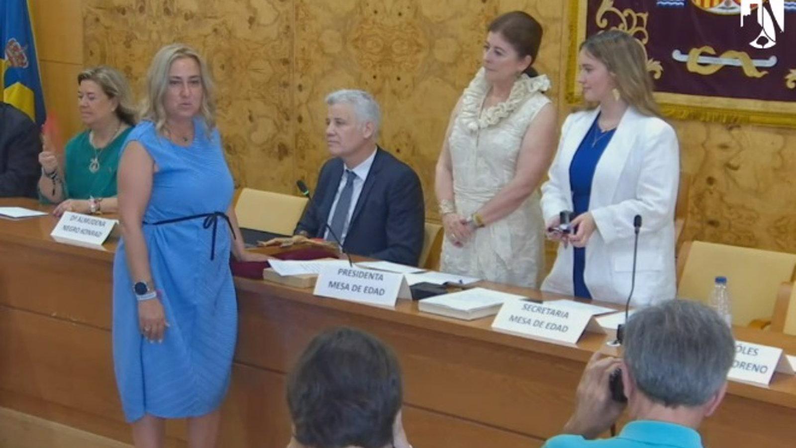 Almudena Negro (PP) se convierte en nueva alcaldesa de Torrelodones con el apoyo de Vox