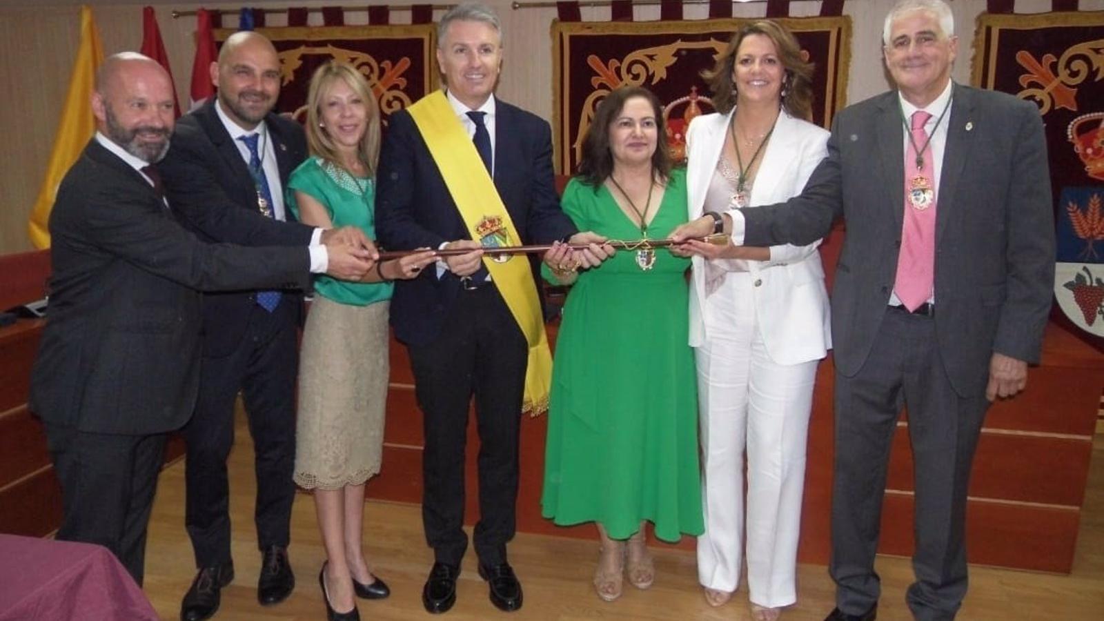 Eduardo Fernández Navarro, del Partido Local, investido alcalde de Villanueva del Pardillo con el apoyo del PSOE