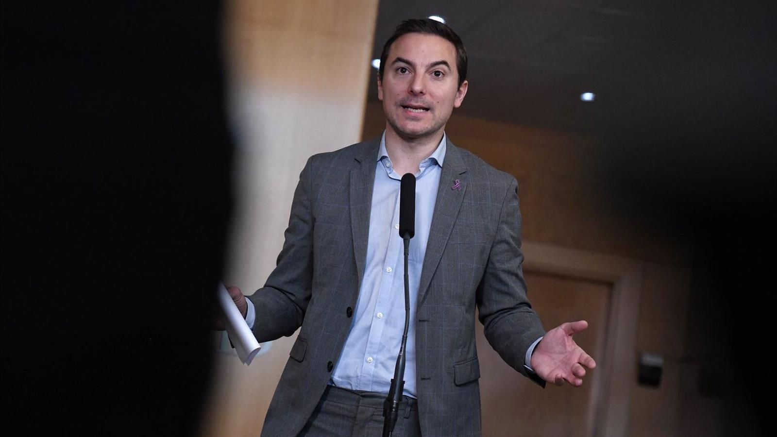 Lobato defiende que la mayoría absoluta "no es absolutismo"