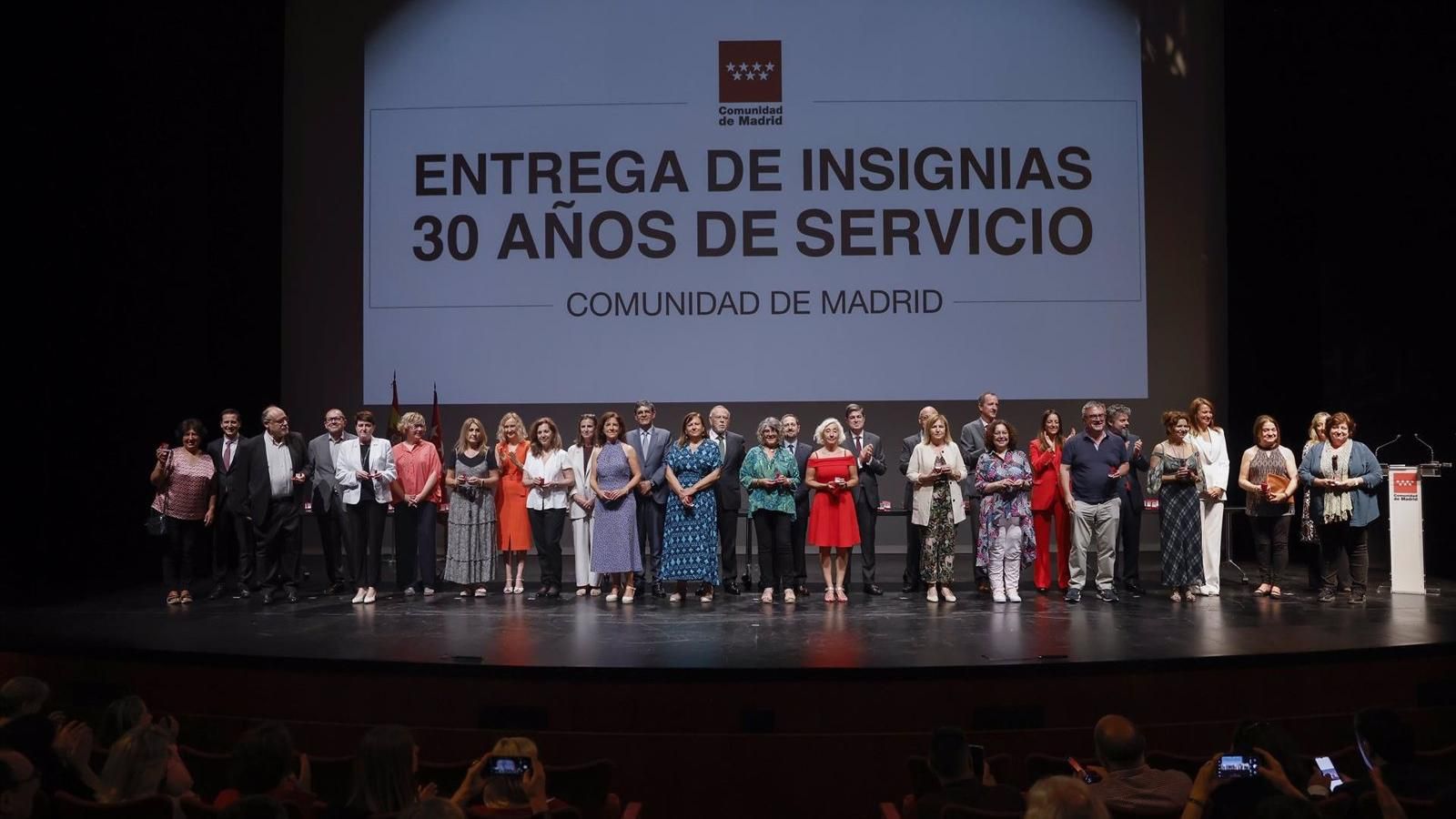 La Comunidad de Madrid reconoce a los trabajadores públicos con más de 30 años de servicio La Comunidad de Madrid reconoce a los trabajadores públicos con más de 30 años de servicio
