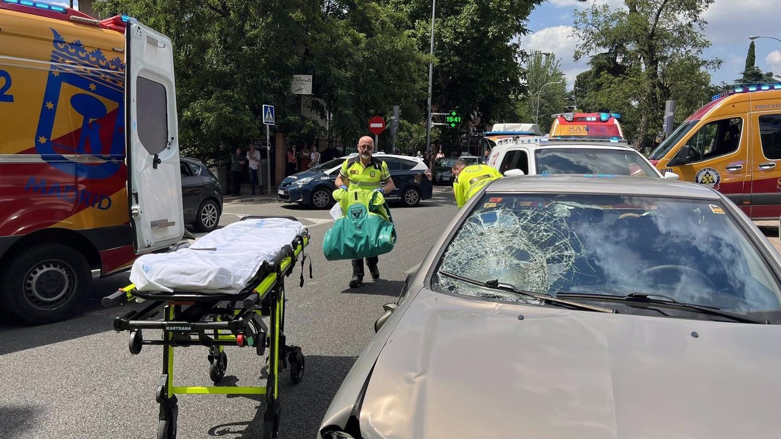 Muy grave una joven al ser atropellada cuando cruzaba la calle Arturo Soria