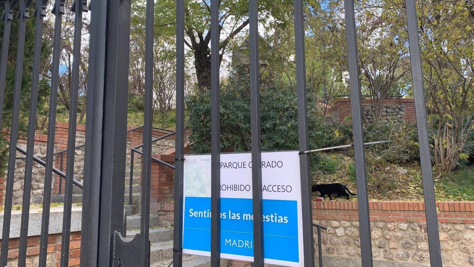 Gobierno y oposición se reúnen para estudiar posibles cambios en el protocolo de cierre de parques de la capital Gobierno y oposición se reúnen para estudiar posibles cambios en el protocolo de cierre de parques de la capital