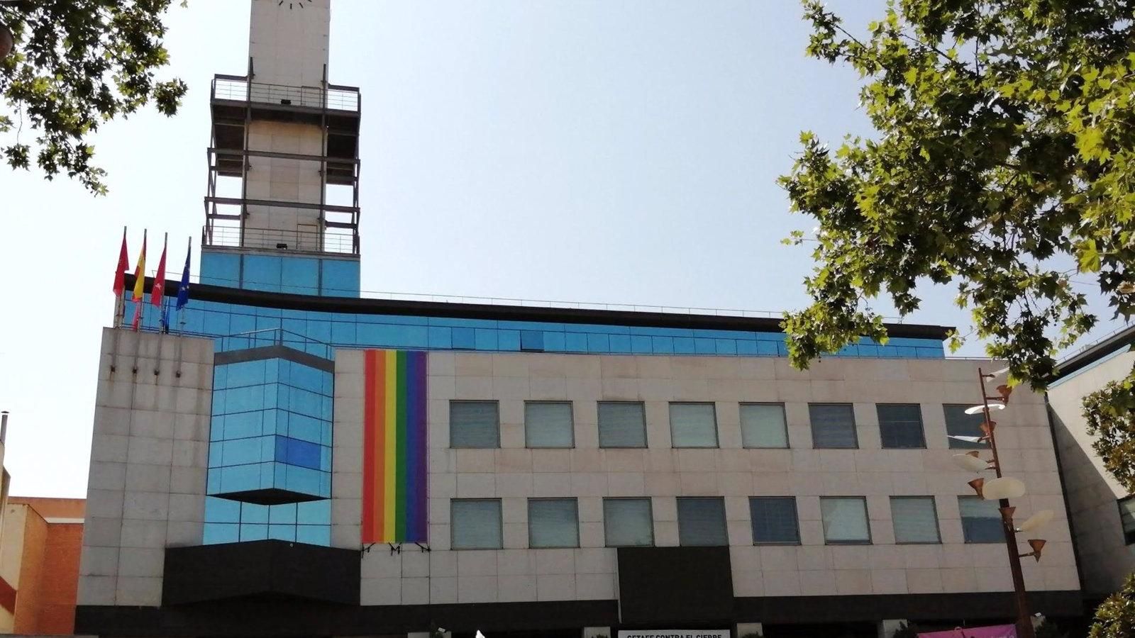 Getafe.- Vox reclama a la alcaldesa retirar la bandera arcoíris que cuelga de la fachada del Ayuntamiento