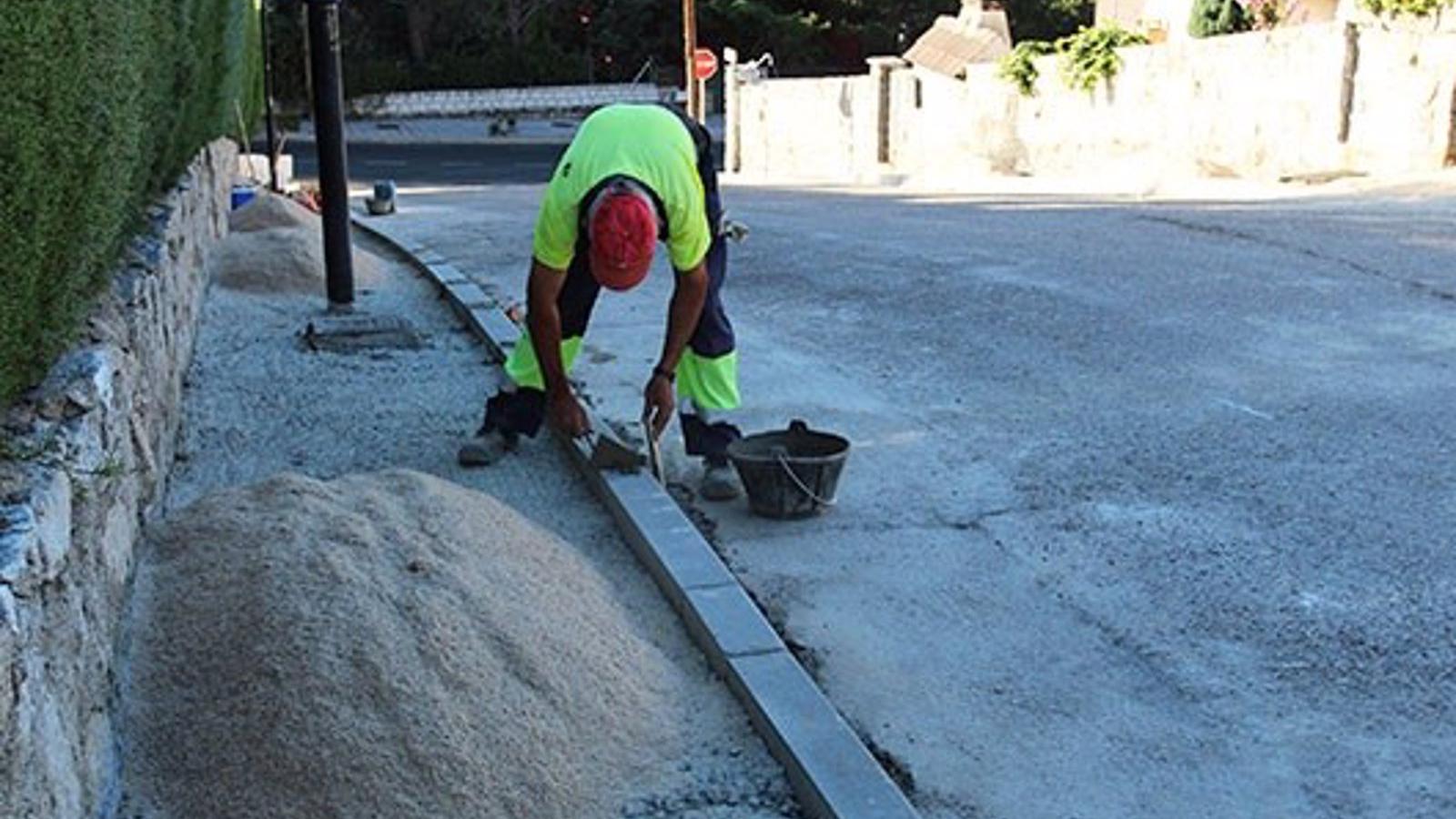 Arrancan las obras de renovación del acerado de las calles Escorial y Herrería de Galapagar