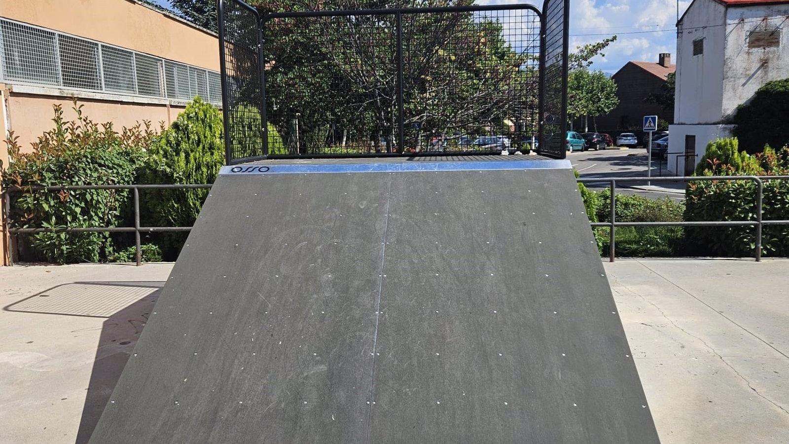 Galapagar renueva el skatepark de la calle Lonja tras una inversión de 15.000 euros
