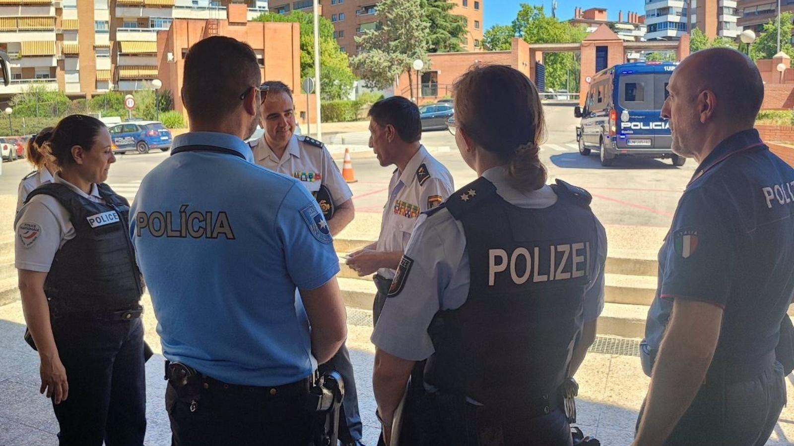 Cuatro agentes de Alemania, Italia, Portugal y Francia patrullarán estos días en las zonas con más turismo de Madrid