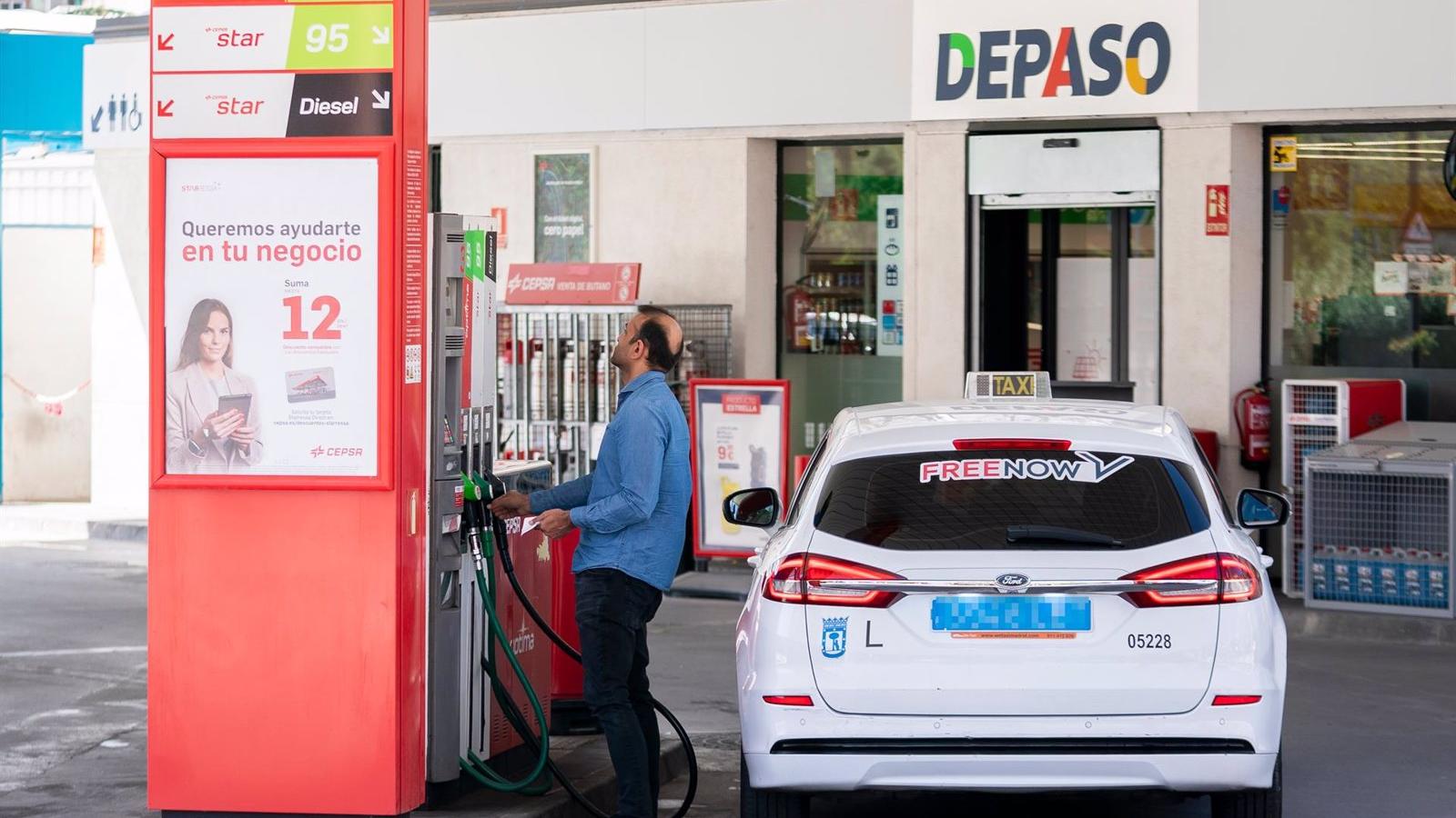 El precio de los carburantes baja por primera vez desde finales de mayo