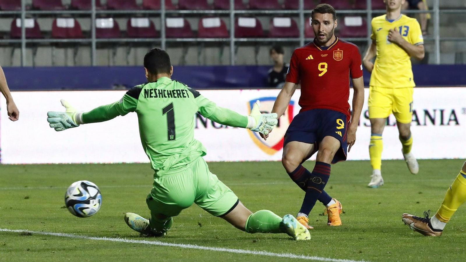 Abel Ruiz, Rodri, Sergio Gómez, Antonio Blanco y Miranda, en el once ideal del Europeo Sub-21