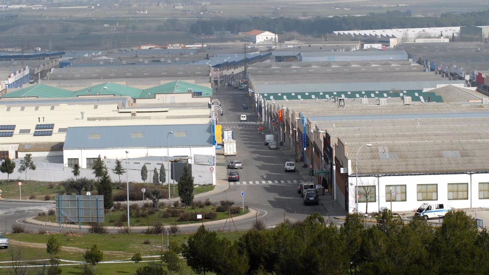 Incautadas en Cobo Calleja más de 1.500 botellas falsificadas del mayor licenciatario de Disney
