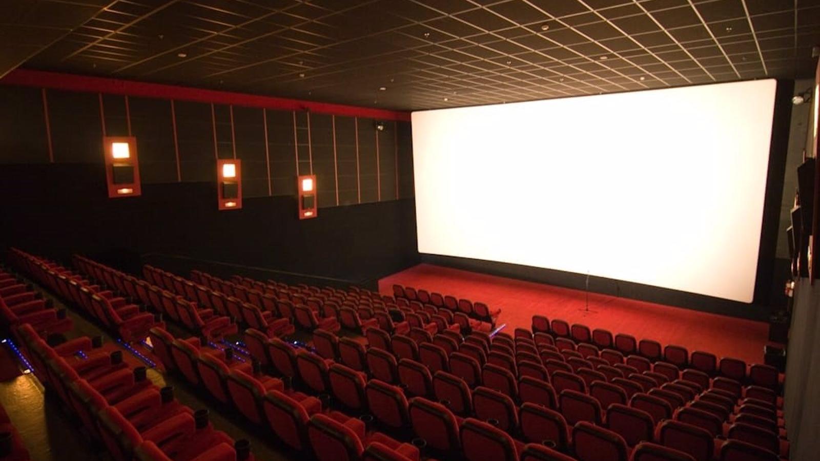 Los distribuidores de cine aplauden las entradas a dos euros para mayores y piden mantener la medida en 2024