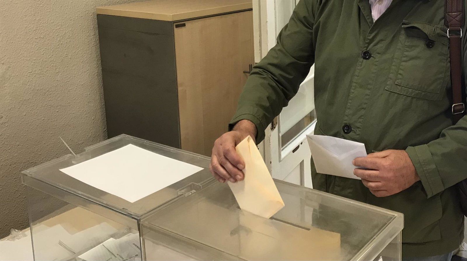 El PSOE podría perder un diputado en Madrid con el recuento del voto exterior