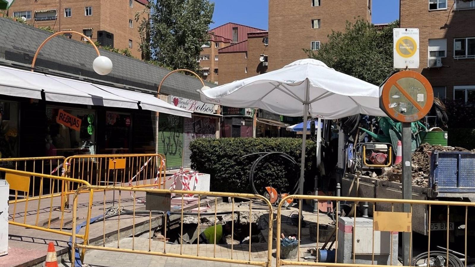 Los 2.000 vecinos de Torrepista en Torrejón recuperan el agua potable tras la avería sufrida desde el sábado