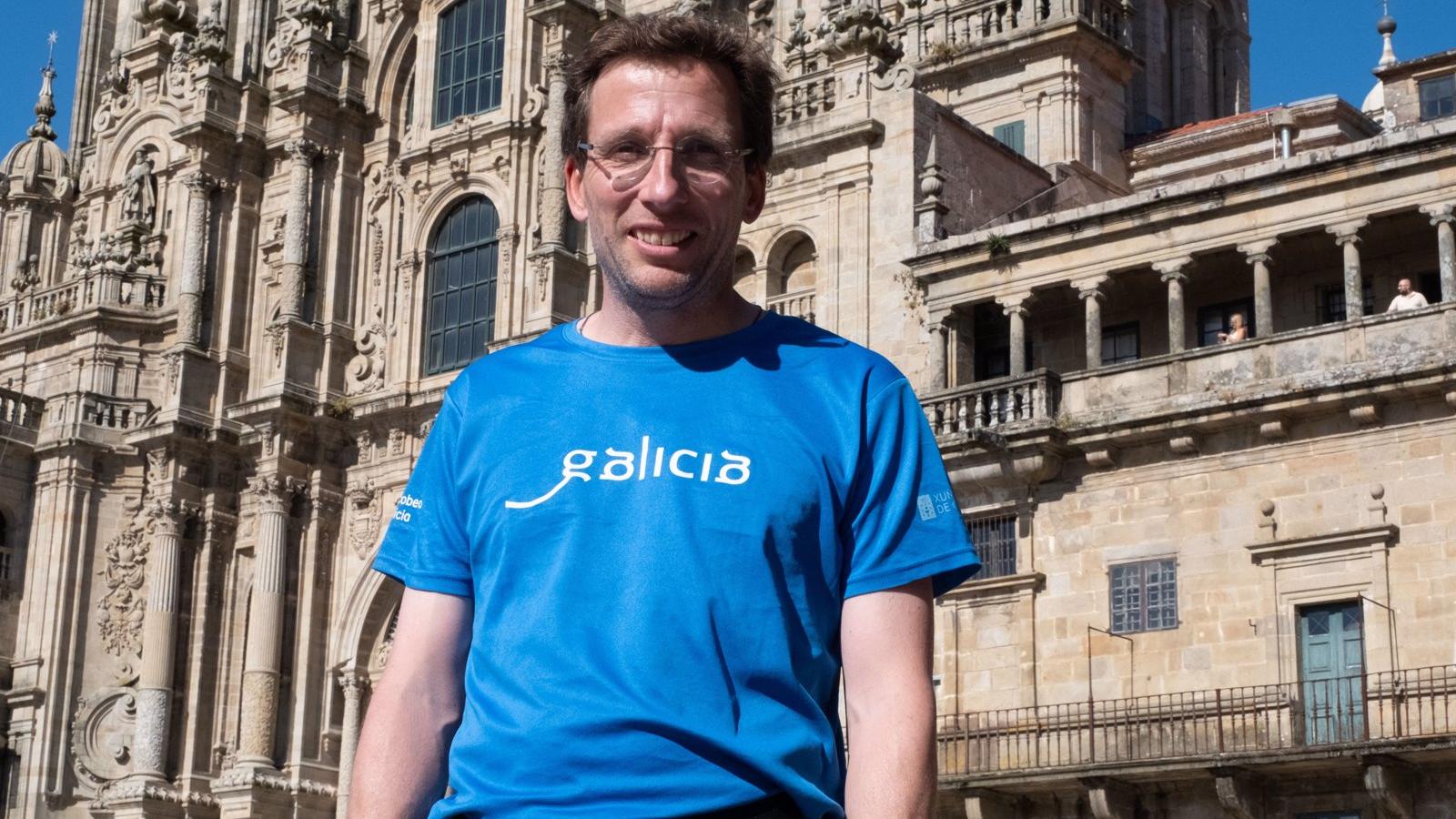 Martínez-Almeida finaliza el Camino de Santiago y defiende el civismo "general" de los peregrinos