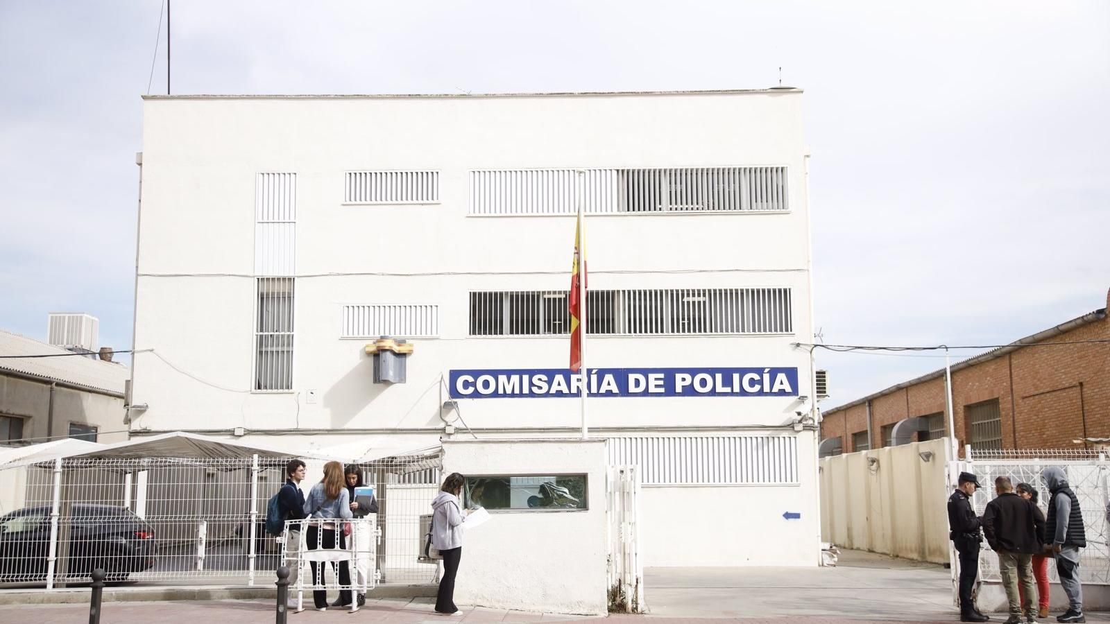 Recoger el buzón o no bajar las persianas, entre los consejos de la Policía Local de Torrejón para evitar robos en verano