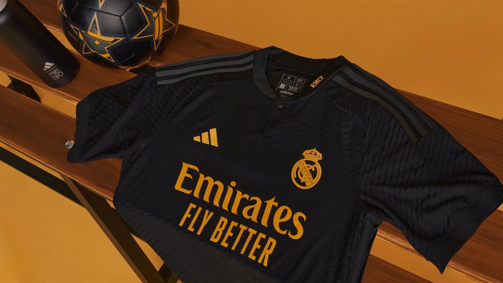  El color negro y un guiño a las noches europeas protagonizan la tercera equipación del Real Madrid