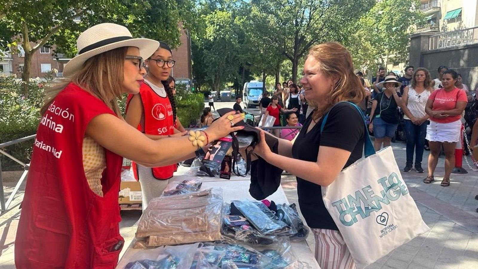 Fundación Madrina entregará en Madrid 300 ventiladores y lotes &quot;de supervivencia&quot; a madres en dificultades