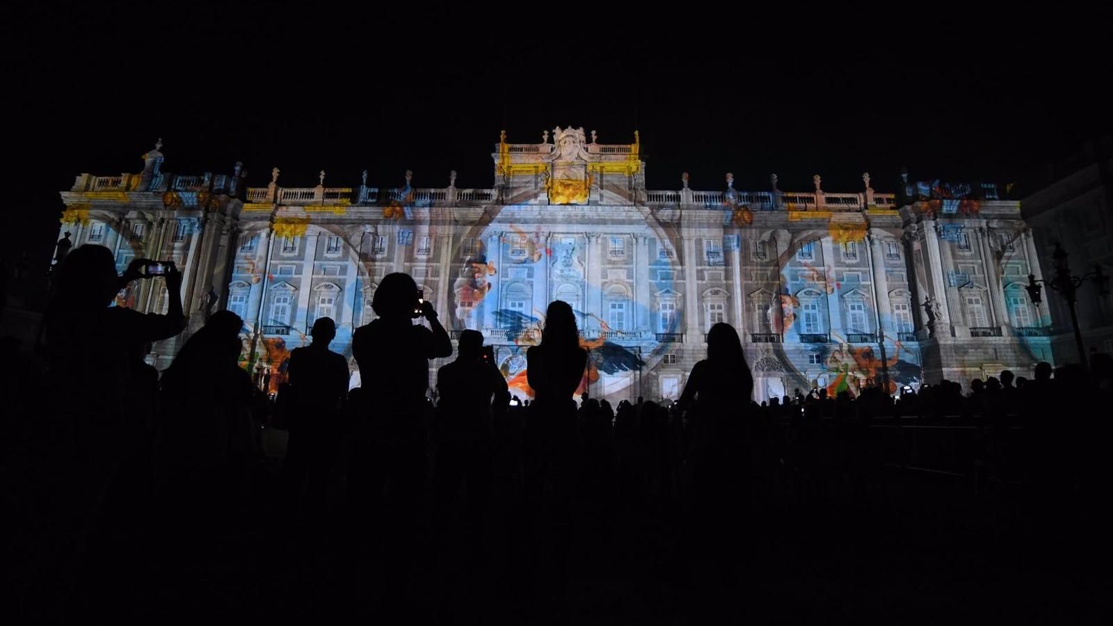 La Comunidad insta al Gobierno a aplicar lo antes posible dos horas más de iluminación de edificios de interés turístico