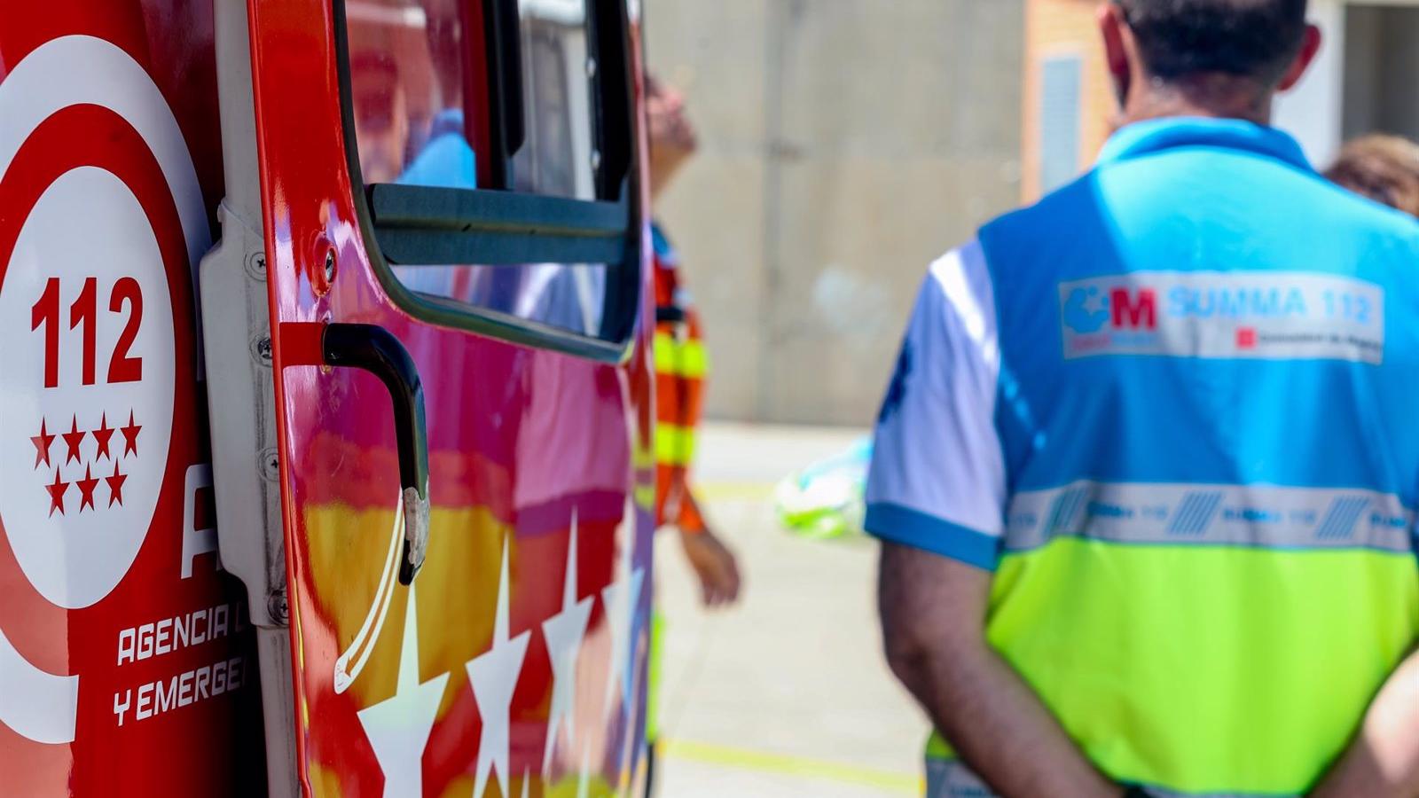  Herido muy grave un hombre y decenas de cerdos muertos al chocar un coche contra un camión porcino en Aranjuez