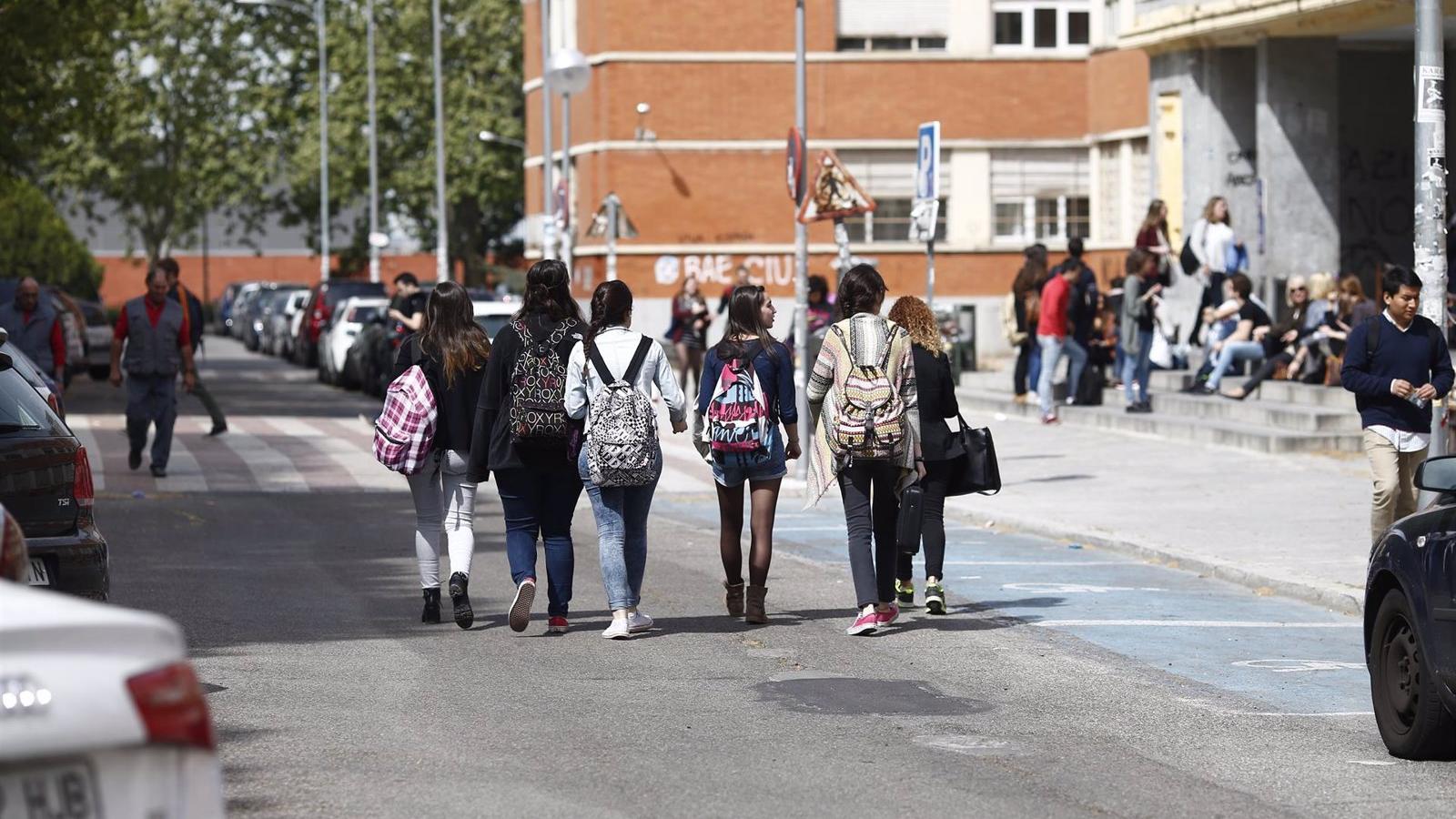 Más de 17.000 estudiantes fueron atendidos en el Centro de Información y Asesoramiento Universitario hasta junio Más de 17.000 estudiantes fueron atendidos en el Centro de Información y Asesoramiento Universitario hasta junio