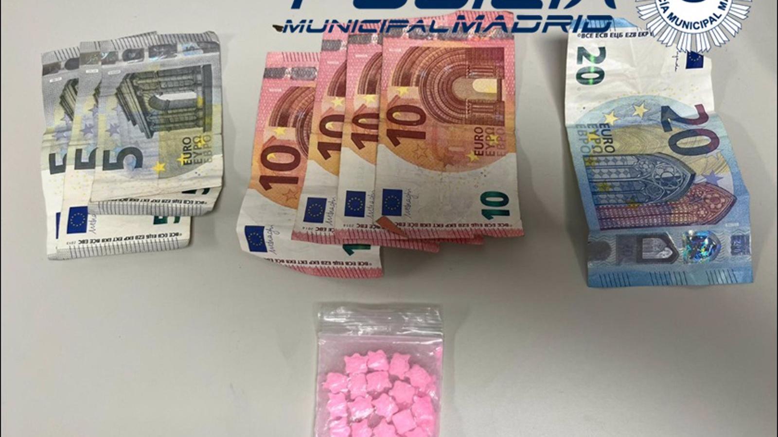 Detenido un hombre en Carabanchel por llevar MDMA en una venta ambulante ilegal de alimentos