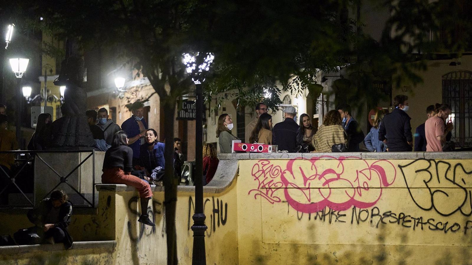 17.000 multas por botellón en la ciudad de Madrid la primera mitad de este año, 3.000 más que en 2022