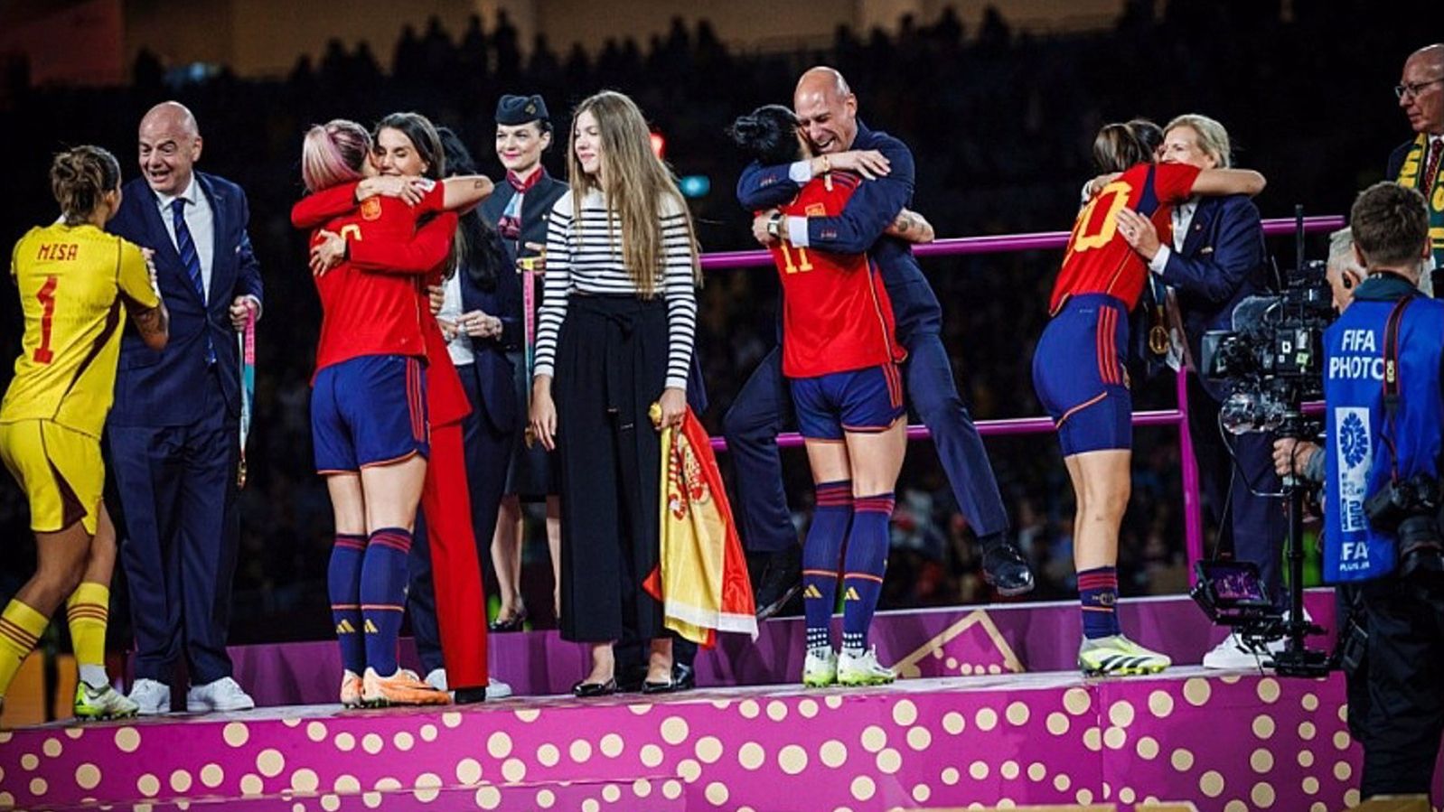 La RFEF responde a Hermoso y FUTPRO con &quot;imágenes pruebas&quot; de que Rubiales no miente