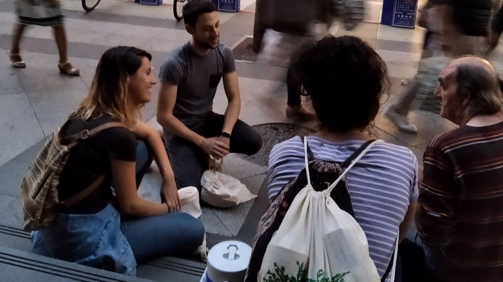 Personas sin hogar destacan el papel de los voluntarios: &quot;Son los únicos que nos dan cariño&quot;